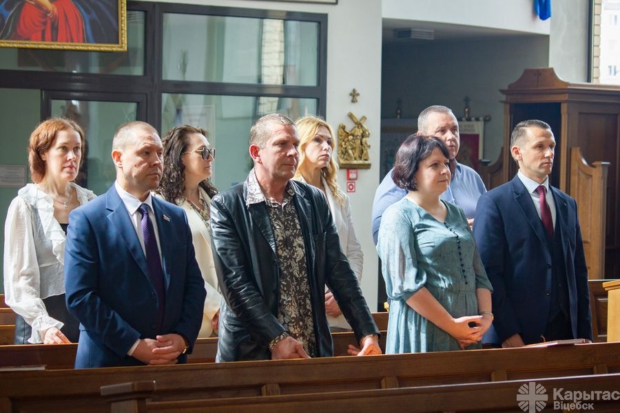 25god caritas 01